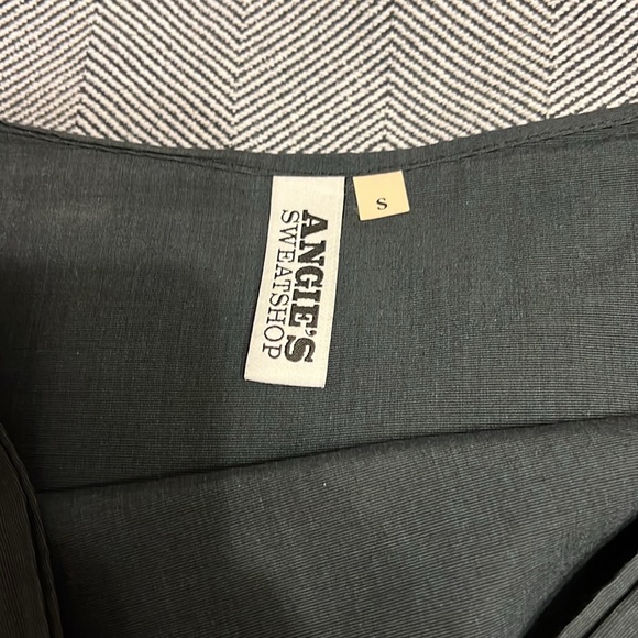 Blue A Line skirt with pistols - Picture 4 of 4